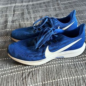Nike Zoom running shoes. Only worn a couple of times.
